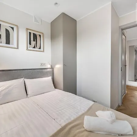 Cozy Renovated 1-bedroom In Апартаменты